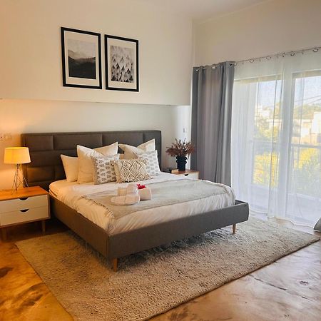Modern Villa In Grand Bay - Short Walk To Beach ภายนอก รูปภาพ
