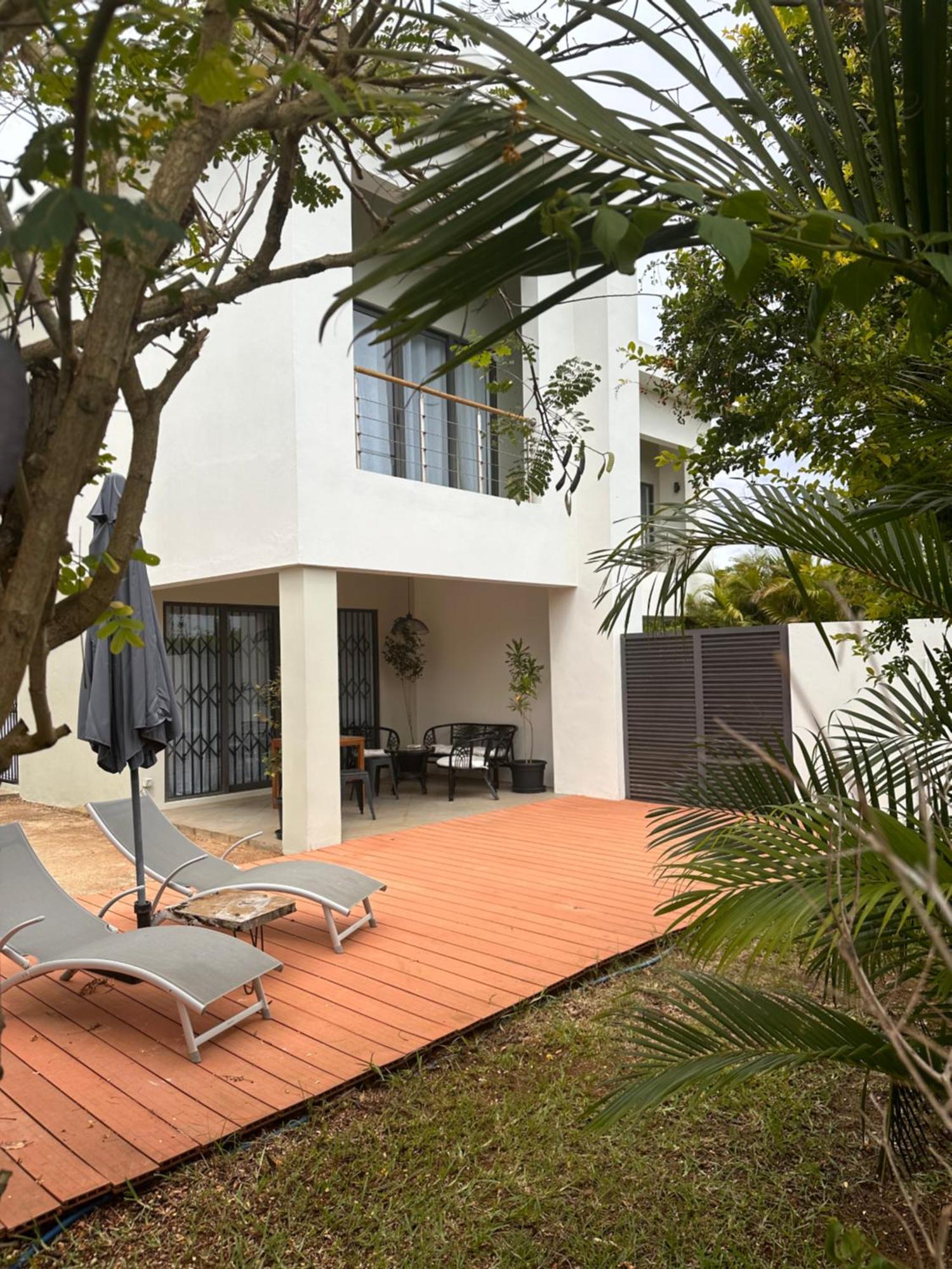 Modern Villa In Grand Bay - Short Walk To Beach ภายนอก รูปภาพ
