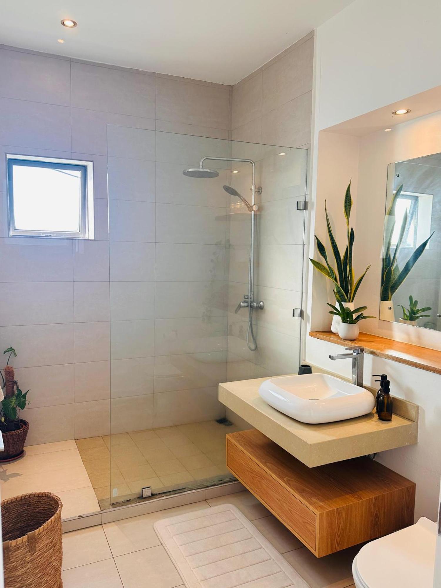Modern Villa In Grand Bay - Short Walk To Beach ภายนอก รูปภาพ