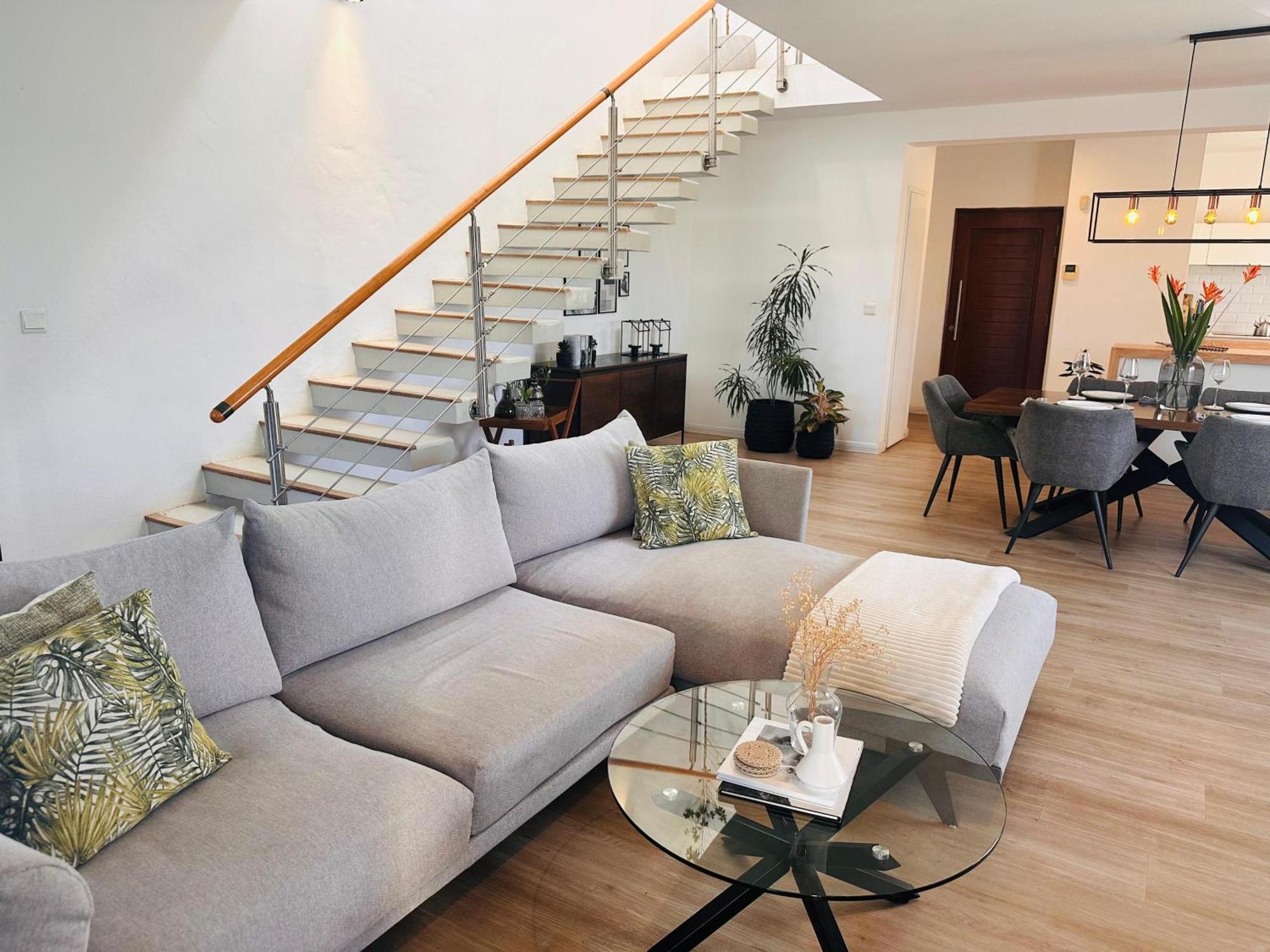 Modern Villa In Grand Bay - Short Walk To Beach ภายนอก รูปภาพ