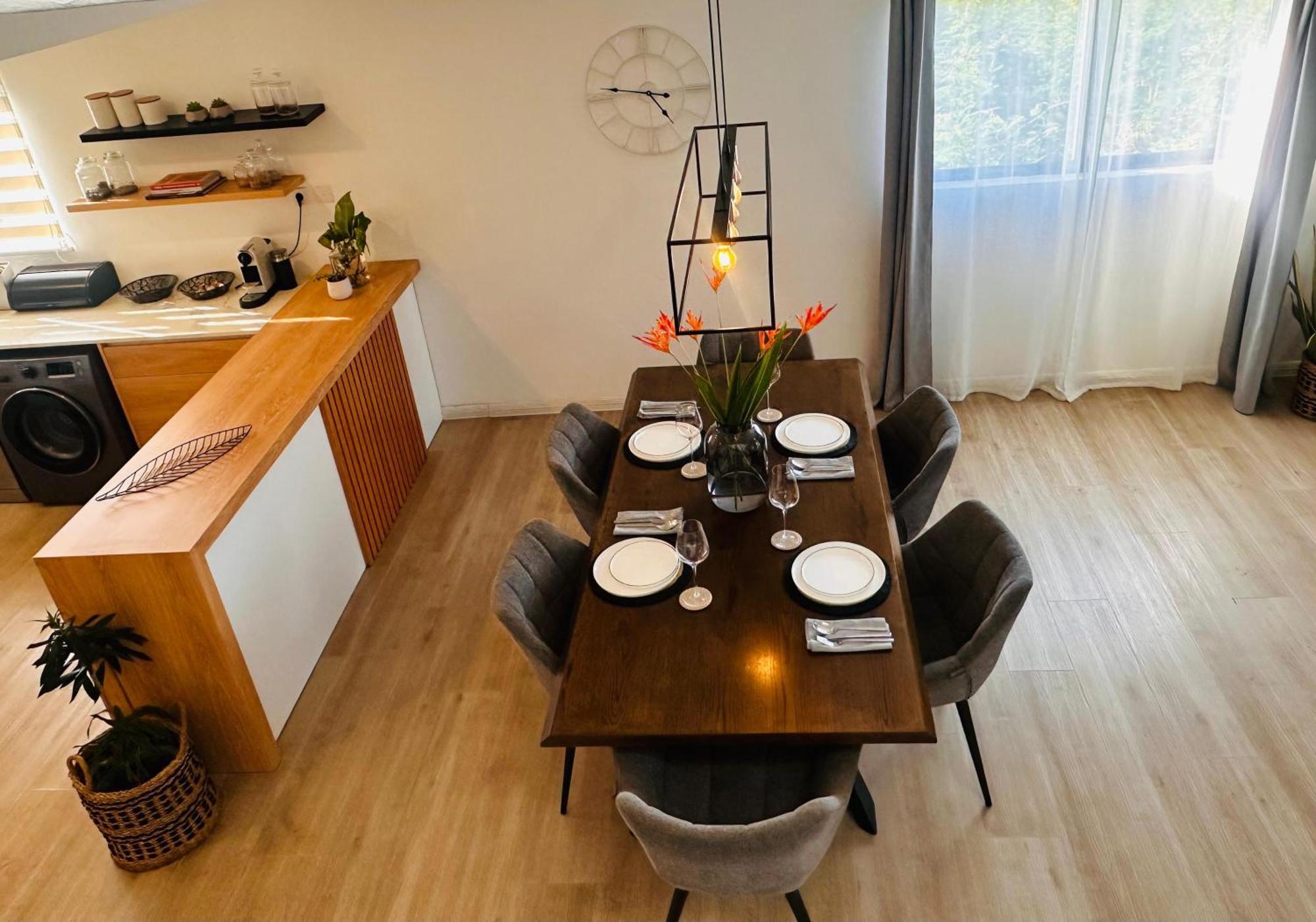 Modern Villa In Grand Bay - Short Walk To Beach ภายนอก รูปภาพ