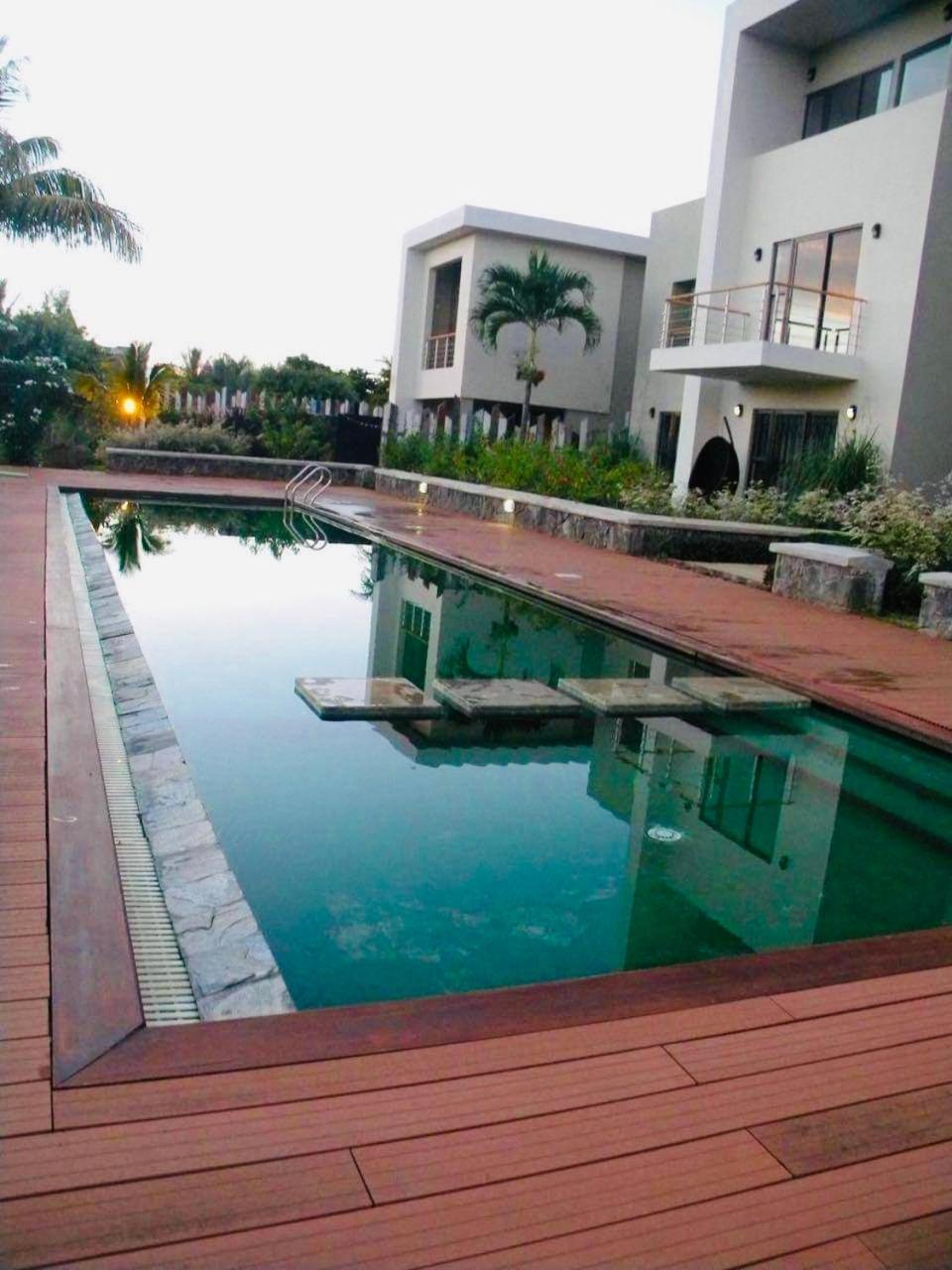 Modern Villa In Grand Bay - Short Walk To Beach ภายนอก รูปภาพ