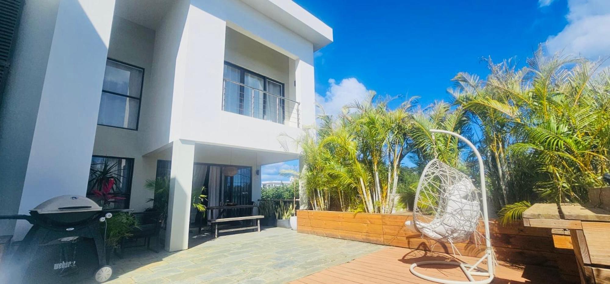 Modern Villa In Grand Bay - Short Walk To Beach ภายนอก รูปภาพ